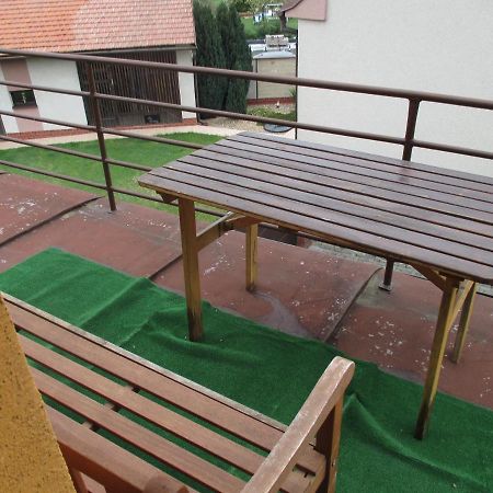 Rd Cerncin Bucovice Apartman Kültér fotó