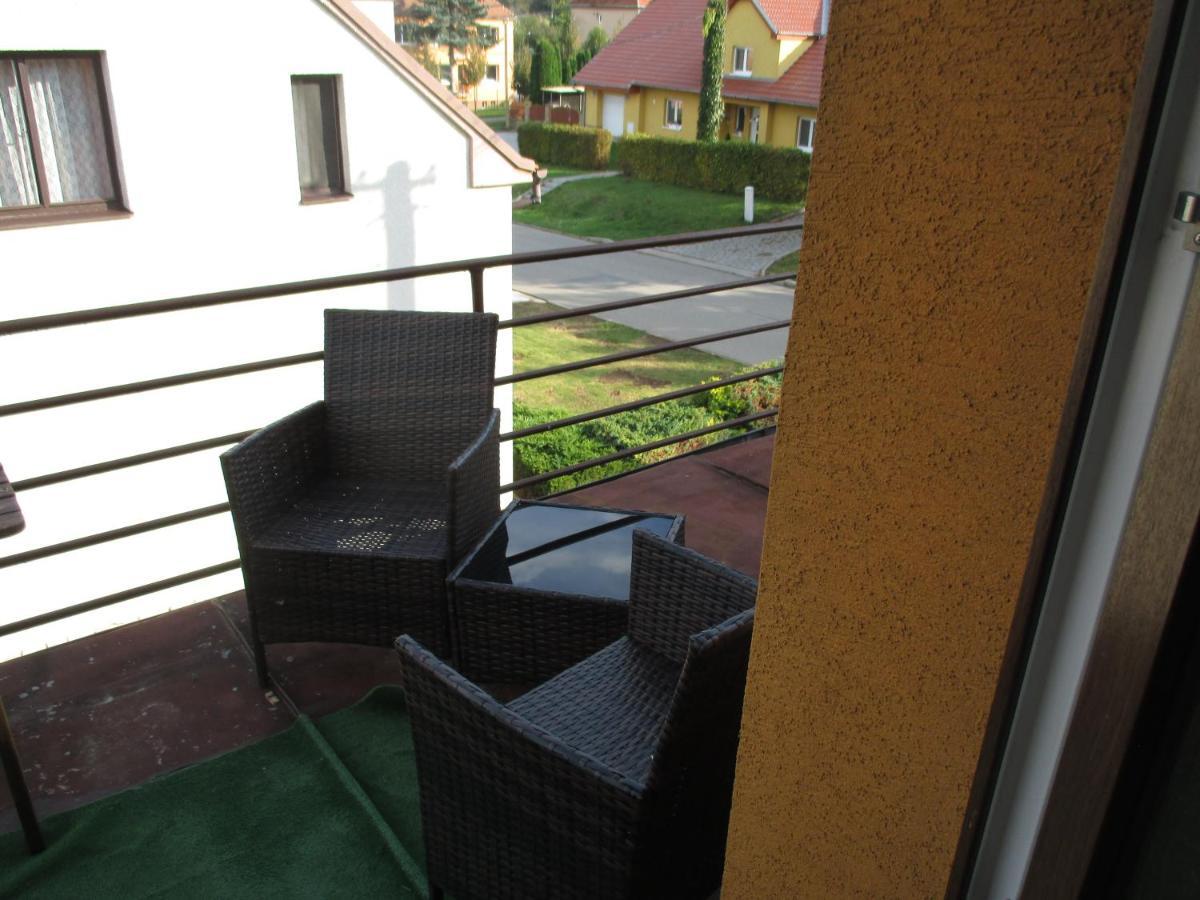 Rd Cerncin Bucovice Apartman Kültér fotó