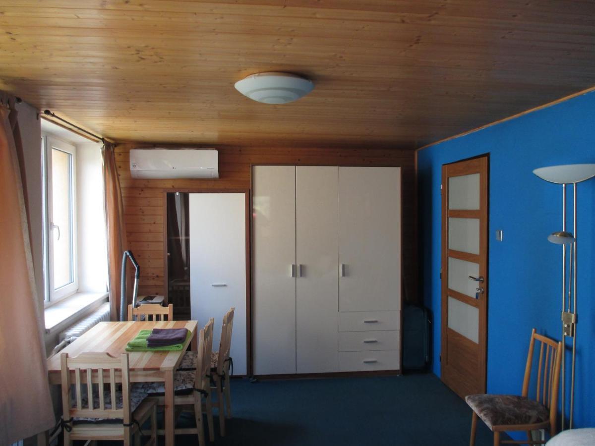 Rd Cerncin Bucovice Apartman Kültér fotó